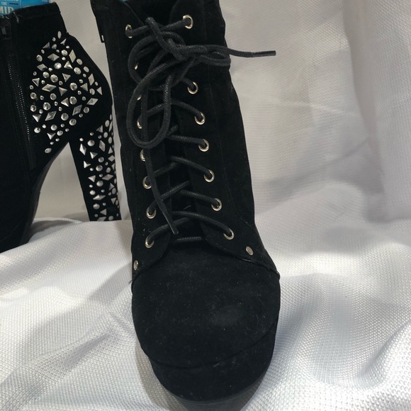Black faux suede embellished booties - Picture 2 of 6